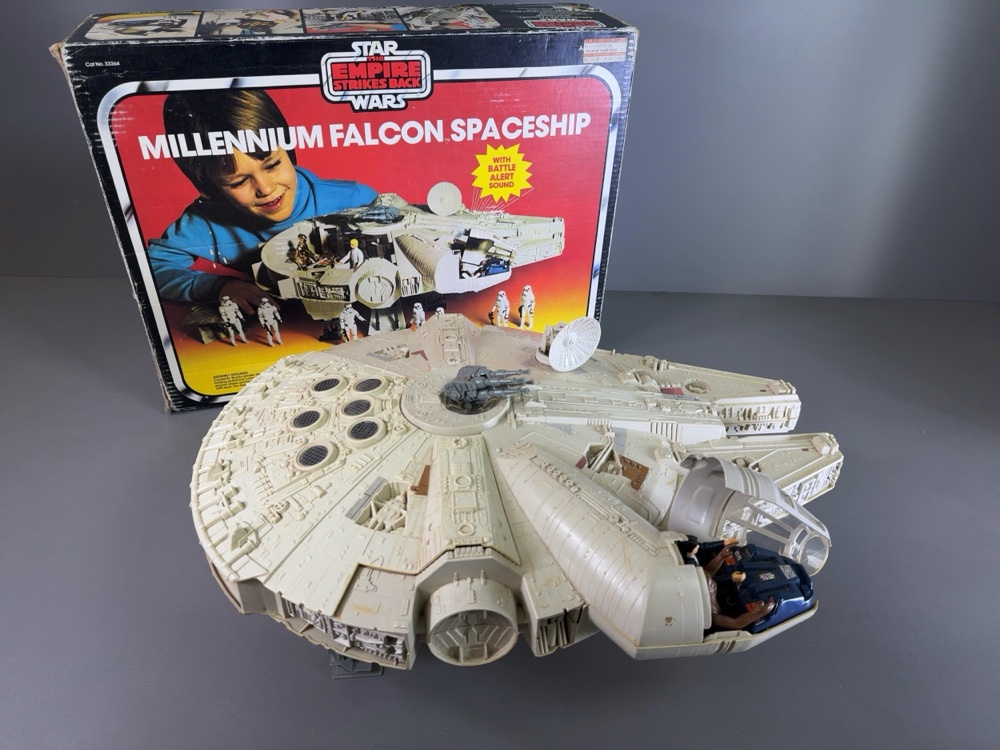 Palitoy Star Wars Millennium Falcon spaceship with its original box